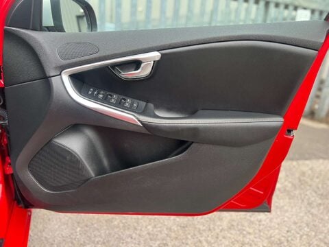Volvo V40 2.0 V40 R-Design Nav+ D2 5dr 42