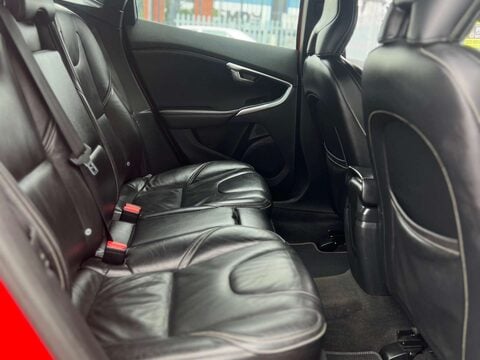 Volvo V40 2.0 V40 R-Design Nav+ D2 5dr 15