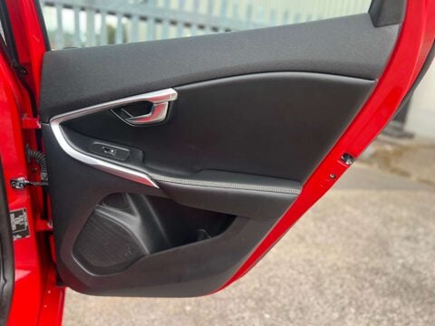 Volvo V40 2.0 V40 R-Design Nav+ D2 5dr 39