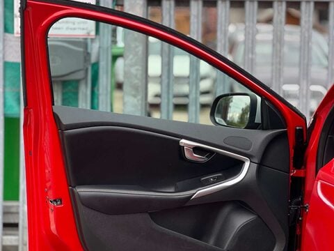 Volvo V40 2.0 V40 R-Design Nav+ D2 5dr 40