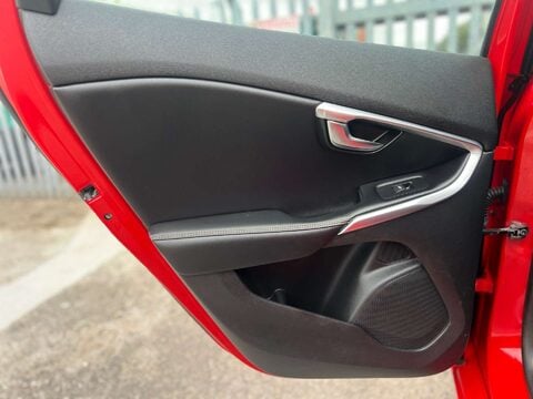 Volvo V40 2.0 V40 R-Design Nav+ D2 5dr 43