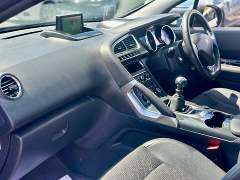 Peugeot 3008 1.6 3008 Allure Blue HDi S/S 5dr 9