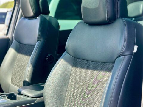 Peugeot 3008 1.6 3008 Allure Blue HDi S/S 5dr 8