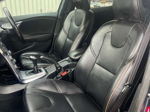 Volvo V40 2.0 V40 Cross Country Professional D3 5dr 15