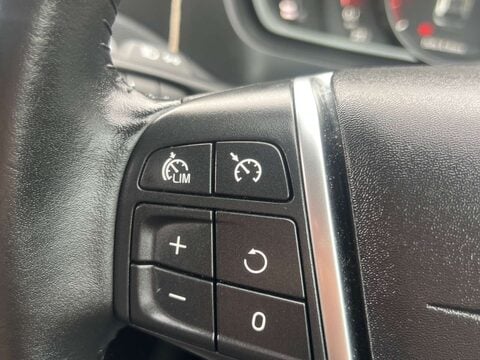 Volvo V40 2.0 V40 Cross Country Professional D3 5dr 39