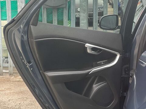 Volvo V40 2.0 V40 Cross Country Professional D3 5dr 41