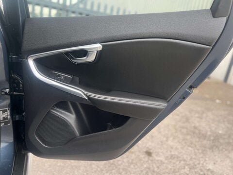 Volvo V40 2.0 V40 Cross Country Professional D3 5dr 46