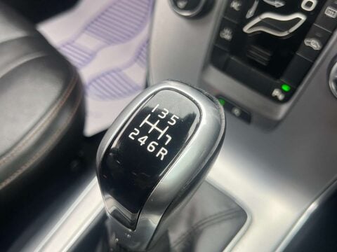 Volvo V40 2.0 V40 Cross Country Professional D3 5dr 35