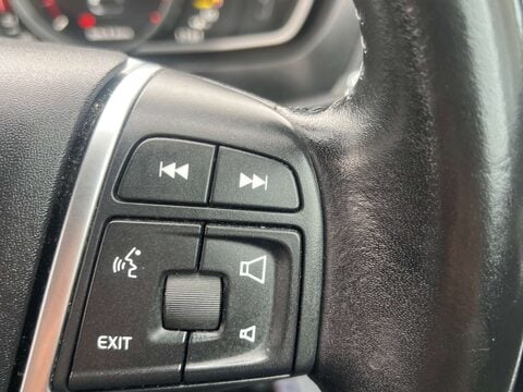Volvo V40 2.0 V40 Cross Country Professional D3 5dr 37