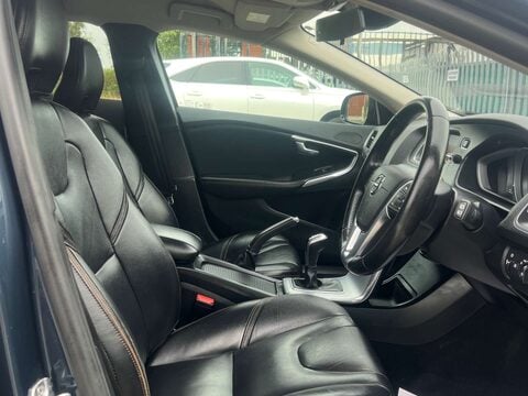 Volvo V40 2.0 V40 Cross Country Professional D3 5dr 12