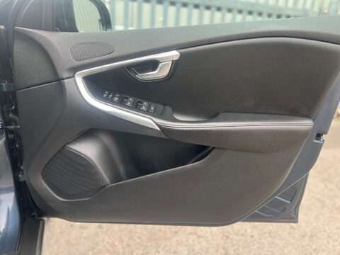 Volvo V40 2.0 V40 Cross Country Professional D3 5dr 26