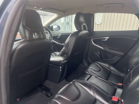 Volvo V40 2.0 V40 Cross Country Professional D3 5dr 24
