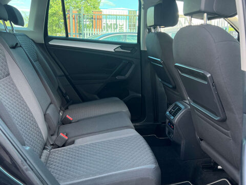 Volkswagen Tiguan 2.0 Tiguan SE TDI BlueMotion Technology 5dr 21