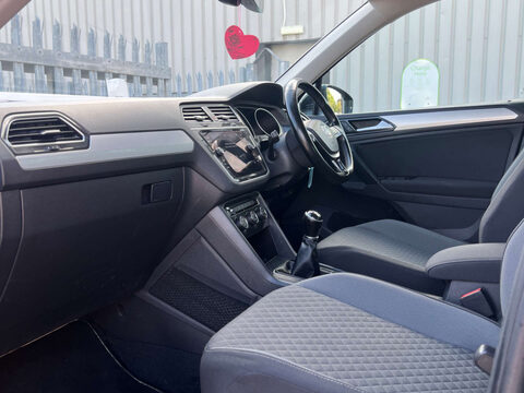 Volkswagen Tiguan 2.0 Tiguan SE TDI BlueMotion Technology 5dr 14