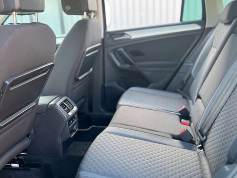 Volkswagen Tiguan 2.0 Tiguan SE TDI BlueMotion Technology 5dr 27