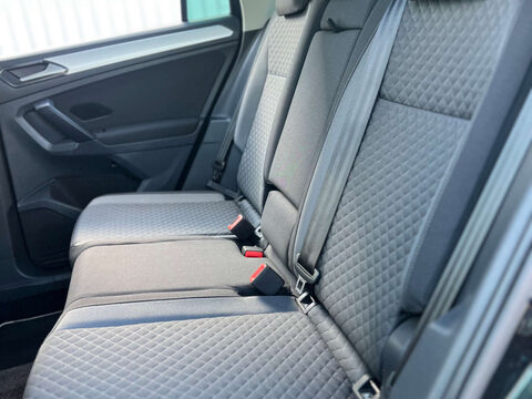 Volkswagen Tiguan 2.0 Tiguan SE TDI BlueMotion Technology 5dr 23