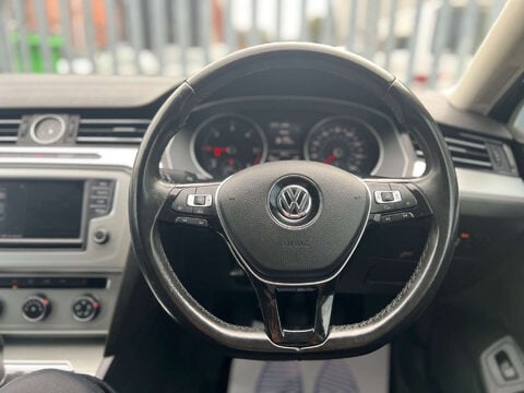 Volkswagen Passat 2.0 Passat SE Business TDI BlueMotion Technology 4dr 5