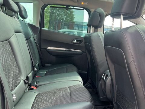 Peugeot 3008 1.6 3008 Allure Blue HDi S/S Auto 5dr 20