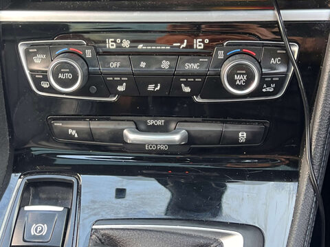 BMW 2 Series 2.0 220D xDrive M Sport Auto 4WD 5dr 6