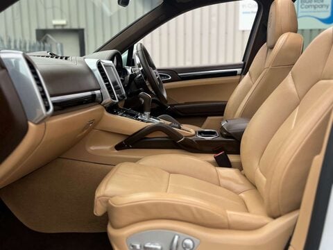 Porsche Cayenne 3.0 V6 E-Hybrid S Platinum Edition SUV 5dr Petrol Plug-in Hybrid TiptronicS 26