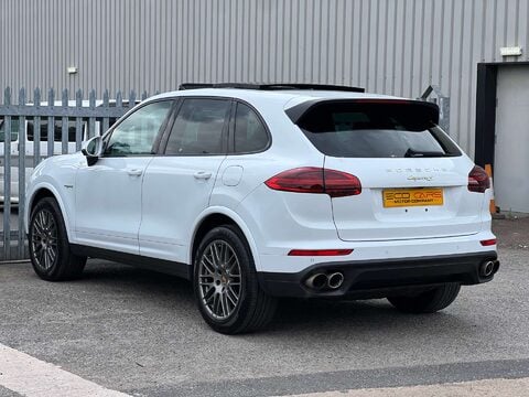 Porsche Cayenne 3.0 V6 E-Hybrid S Platinum Edition SUV 5dr Petrol Plug-in Hybrid TiptronicS 16