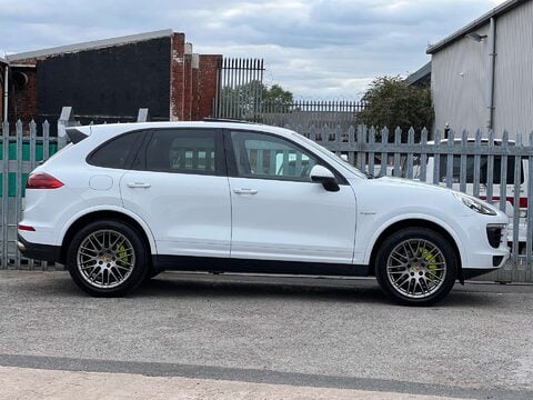 Porsche Cayenne 3.0 V6 E-Hybrid S Platinum Edition SUV 5dr Petrol Plug-in Hybrid TiptronicS 15