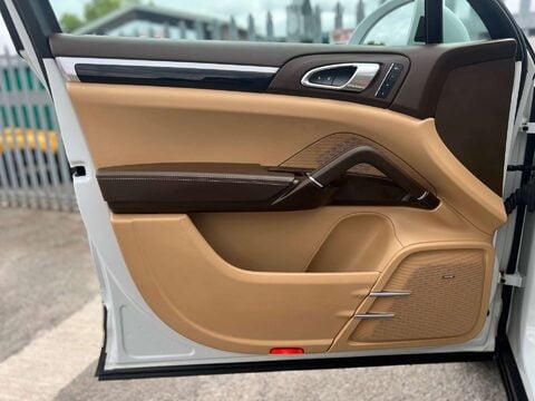 Porsche Cayenne 3.0 V6 E-Hybrid S Platinum Edition SUV 5dr Petrol Plug-in Hybrid TiptronicS 90