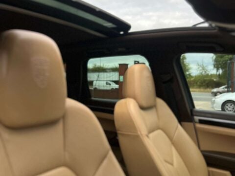 Porsche Cayenne 3.0 V6 E-Hybrid S Platinum Edition SUV 5dr Petrol Plug-in Hybrid TiptronicS 23