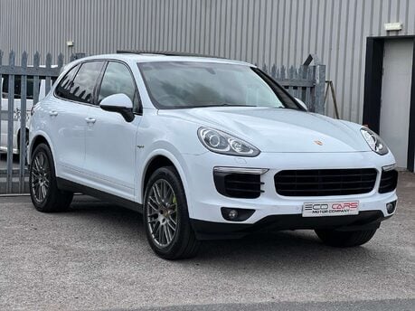 Porsche Cayenne 3.0 V6 E-Hybrid S Platinum Edition SUV 5dr Petrol Plug-in Hybrid TiptronicS 3