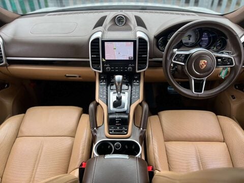 Porsche Cayenne 3.0 V6 E-Hybrid S Platinum Edition SUV 5dr Petrol Plug-in Hybrid TiptronicS 28