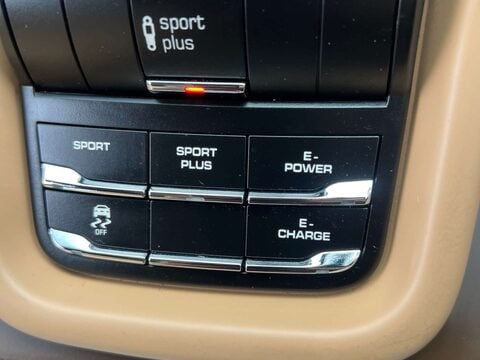 Porsche Cayenne 3.0 V6 E-Hybrid S Platinum Edition SUV 5dr Petrol Plug-in Hybrid TiptronicS 72