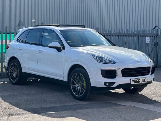 Porsche Cayenne 3.0 V6 E-Hybrid S Platinum Edition SUV 5dr Petrol Plug-in Hybrid TiptronicS