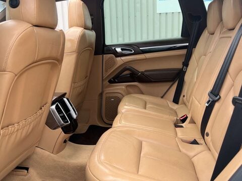 Porsche Cayenne 3.0 V6 E-Hybrid S Platinum Edition SUV 5dr Petrol Plug-in Hybrid TiptronicS 39