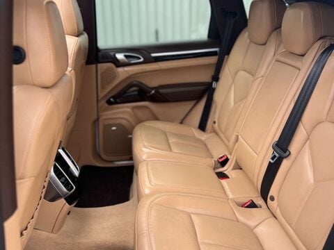 Porsche Cayenne 3.0 V6 E-Hybrid S Platinum Edition SUV 5dr Petrol Plug-in Hybrid TiptronicS 37