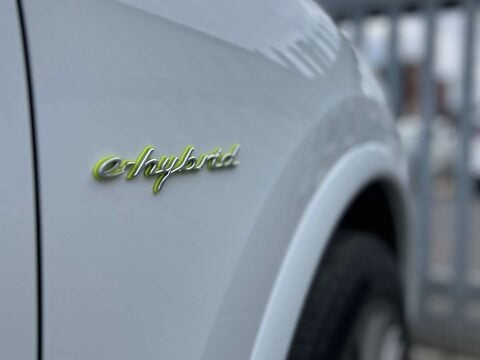 Porsche Cayenne 3.0 V6 E-Hybrid S Platinum Edition SUV 5dr Petrol Plug-in Hybrid TiptronicS 40