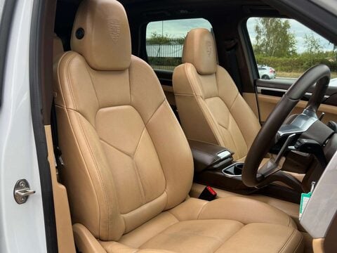 Porsche Cayenne 3.0 V6 E-Hybrid S Platinum Edition SUV 5dr Petrol Plug-in Hybrid TiptronicS 22