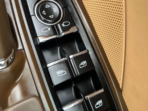 Porsche Cayenne 3.0 V6 E-Hybrid S Platinum Edition SUV 5dr Petrol Plug-in Hybrid TiptronicS 68