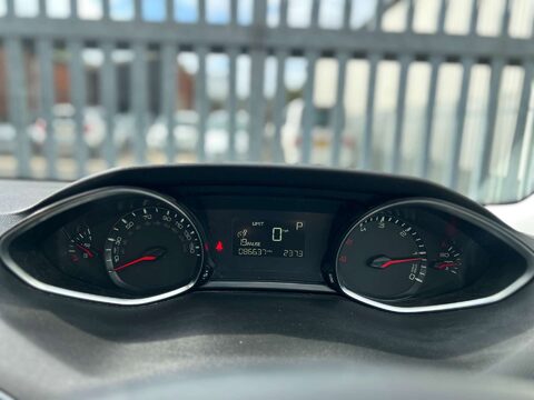 Peugeot 308 1.6 308 Active SW Blue HDi S/S Auto 5dr 27