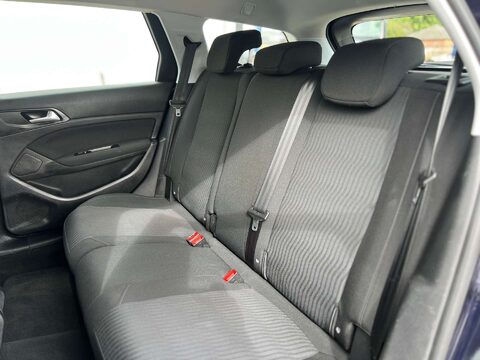 Peugeot 308 1.6 308 Active SW Blue HDi S/S Auto 5dr 26