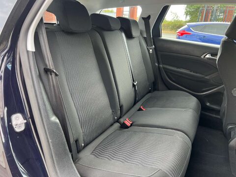 Peugeot 308 1.6 308 Active SW Blue HDi S/S Auto 5dr 21
