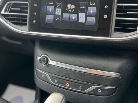Peugeot 308 1.6 308 Active SW Blue HDi S/S Auto 5dr 29