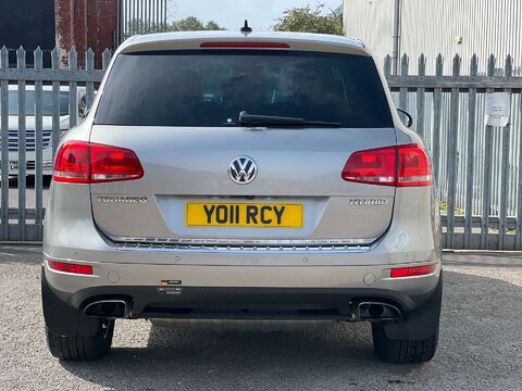 Volkswagen Touareg 3.0h TSI V6 Hybrid SUV 5dr Petrol Hybrid Tiptronic 4WD Euro 5 (s/s) (333 ps 8