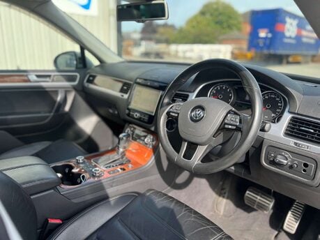 Volkswagen Touareg 3.0h TSI V6 Hybrid SUV 5dr Petrol Hybrid Tiptronic 4WD Euro 5 (s/s) (333 ps 2