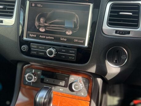 Volkswagen Touareg 3.0h TSI V6 Hybrid SUV 5dr Petrol Hybrid Tiptronic 4WD Euro 5 (s/s) (333 ps 4