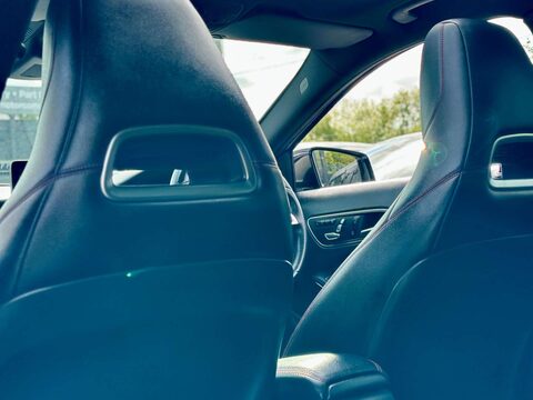 Mercedes-Benz GLA 2.1 GLA 220 AMG Line Premium+ D 4Matic Auto 4WD 5dr 47