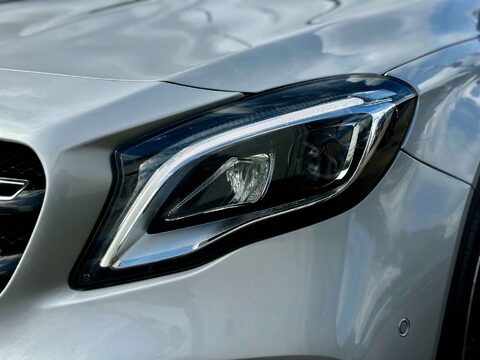 Mercedes-Benz GLA 2.1 GLA 220 AMG Line Premium+ D 4Matic Auto 4WD 5dr 33