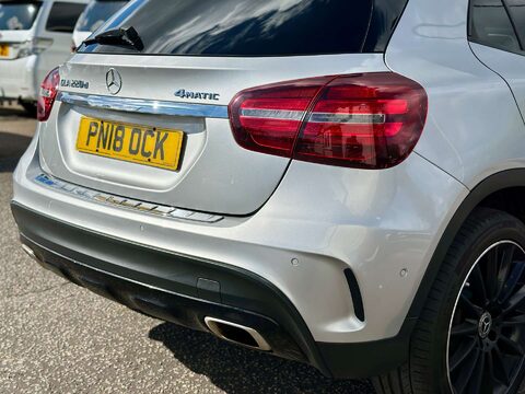Mercedes-Benz GLA 2.1 GLA 220 AMG Line Premium+ D 4Matic Auto 4WD 5dr 39