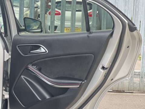 Mercedes-Benz GLA 2.1 GLA 220 AMG Line Premium+ D 4Matic Auto 4WD 5dr 28