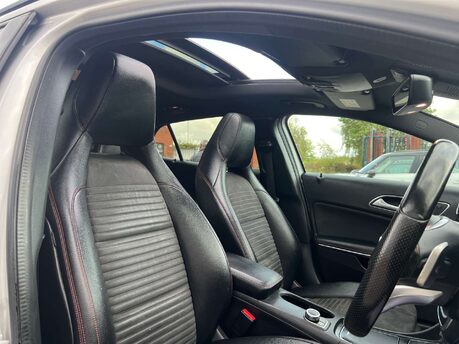 Mercedes-Benz GLA 2.1 GLA 220 AMG Line Premium+ D 4Matic Auto 4WD 5dr 1