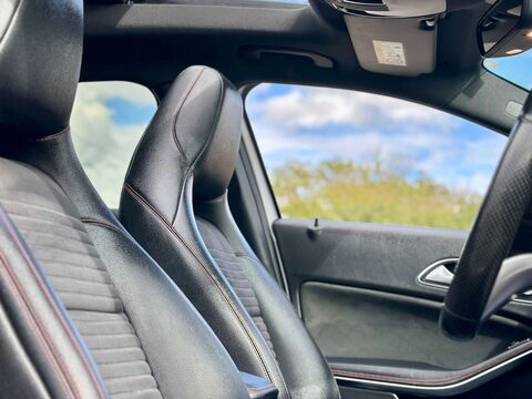 Mercedes-Benz GLA 2.1 GLA 220 AMG Line Premium+ D 4Matic Auto 4WD 5dr 6